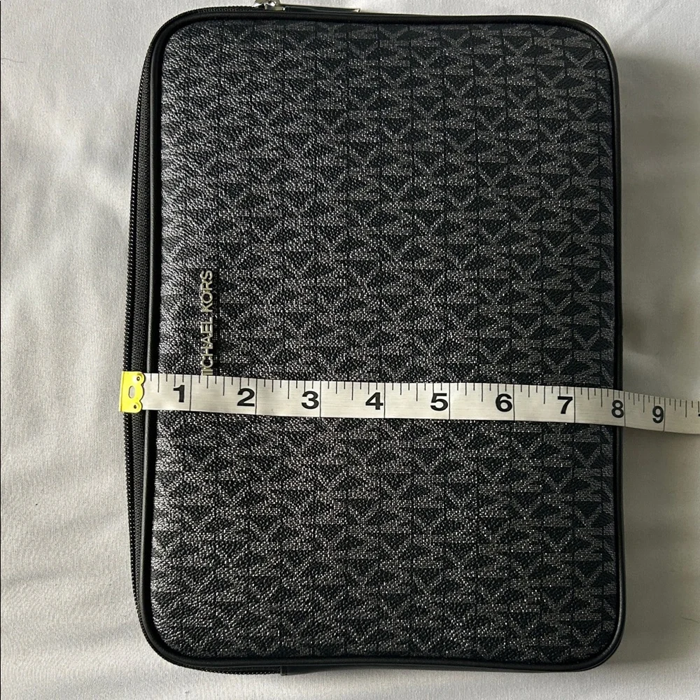 Michael Kors Kali Black Jet Set Ipad/Tablet Top Zip Padded Storage Travel Case